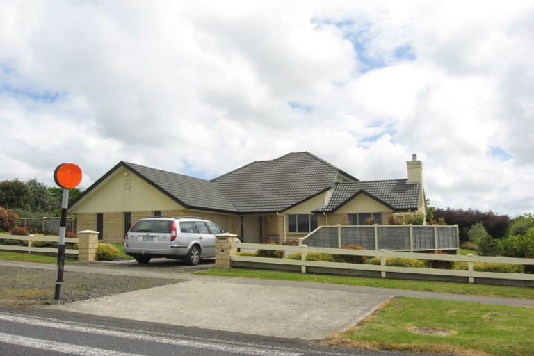 Photo of property in 38 Station Road, Huapai, Kumeu, 0810