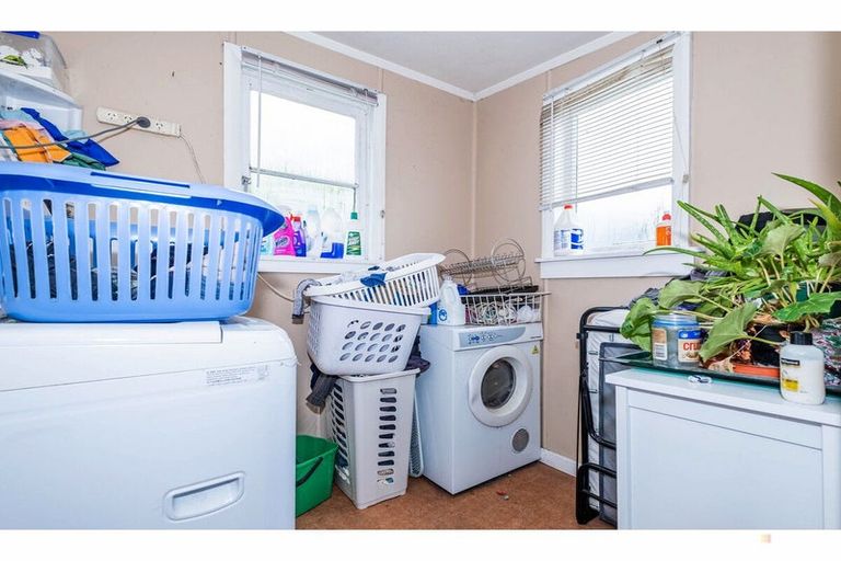 Photo of property in 35 Leonard Street, Waimate, 7924