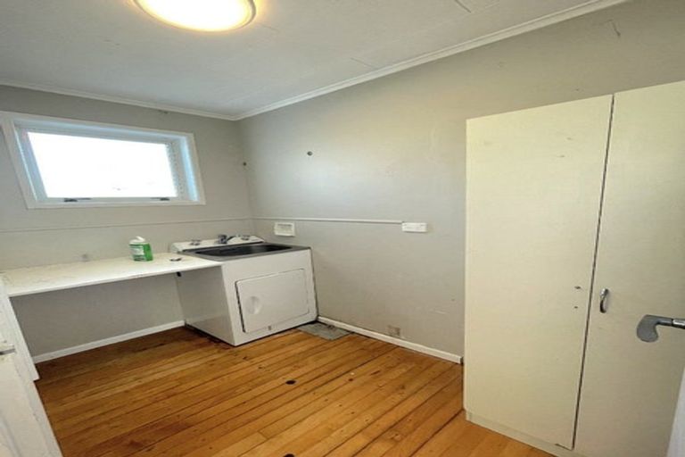Photo of property in 22 Simons Street, Moturoa, New Plymouth, 4310