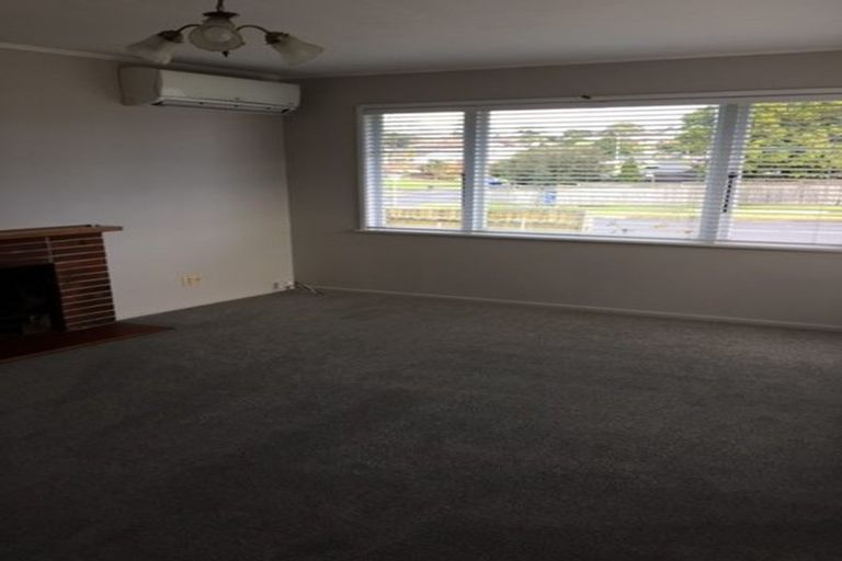 Photo of property in 22 Gossamer Drive, Pakuranga Heights, Auckland, 2010