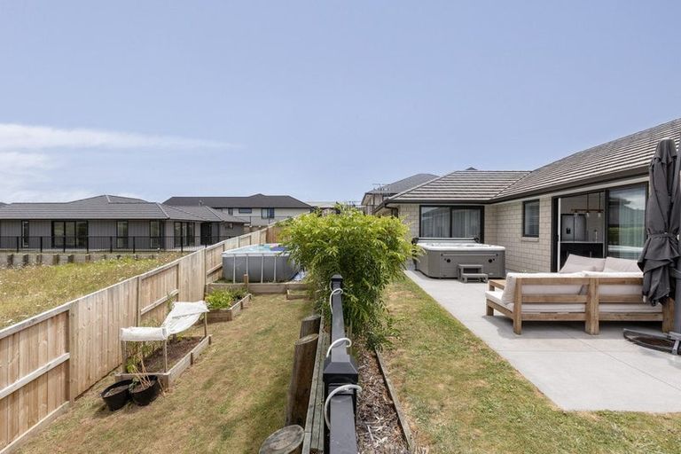 Photo of property in 8 Oyster Place, Omokoroa, 3114