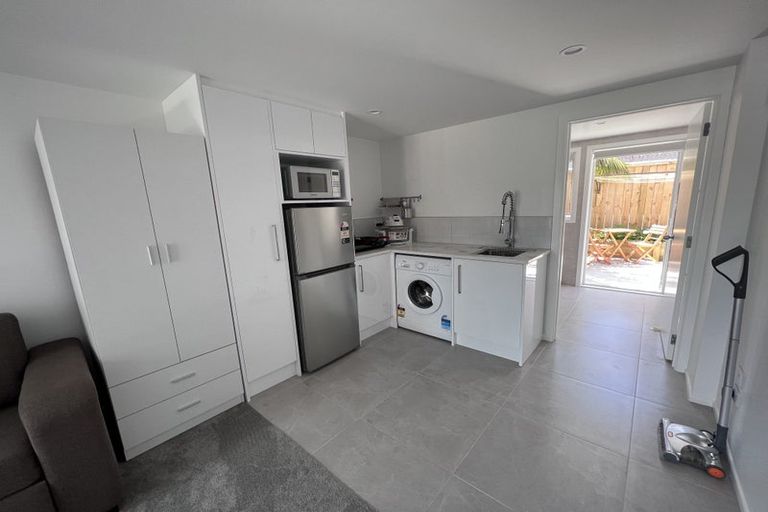 Photo of property in 1/66 Takutai Avenue, Half Moon Bay, Auckland, 2012