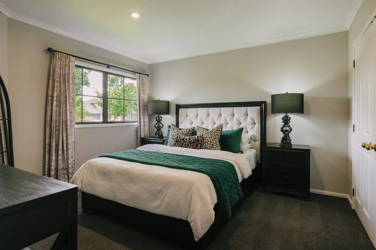 Photo of property in 20 Abby Road, Fitzherbert, Palmerston North, 4410