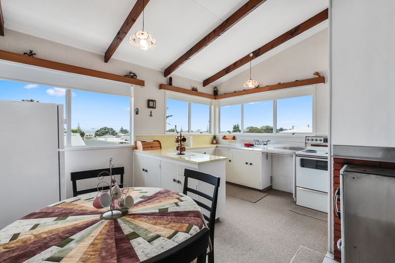 Photo of property in 27 Ocean View Road, Waihi Beach, 3611