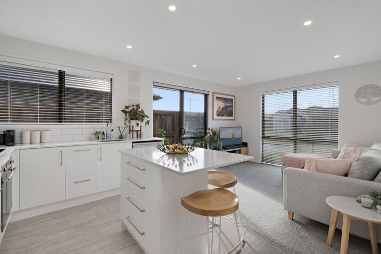 Photo of property in 11 Tiria Drive, Papamoa Beach, Papamoa, 3118