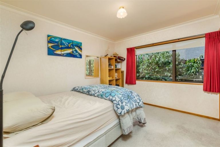 Photo of property in 2 Carver Close, Kerikeri, 0230