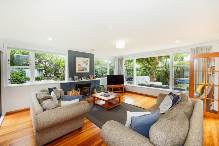 Photo of property in 3 Buick Crescent, Awapuni, Palmerston North, 4412