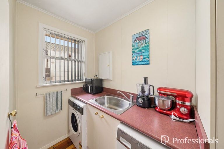 Photo of property in 3 York Avenue, Manor Park, Lower Hutt, 5019