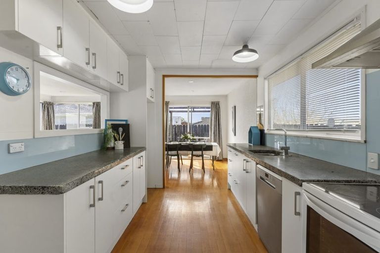 Photo of property in 6 Archmillen Avenue, Pakuranga Heights, Auckland, 2010