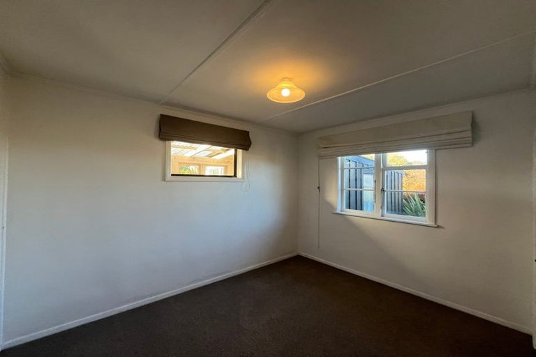 Photo of property in 22 Mahoe Street, Otaki Beach, Otaki, 5512
