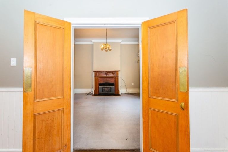 Photo of property in 16a Aikmans Road, Merivale, Christchurch, 8014