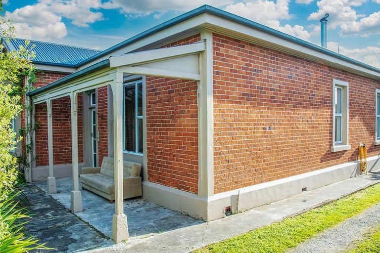 Photo of property in 21 Peel Street, Lawrence, 9532