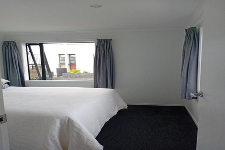 Photo of property in 18 Frank Gill Road, Hobsonville, Auckland, 0616