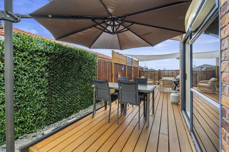 Photo of property in 44 Chesterfield Way, Orewa, 0931