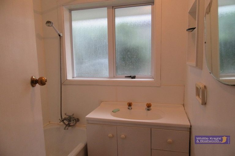 Photo of property in 28 Effingham Street, North New Brighton, Christchurch, 8083