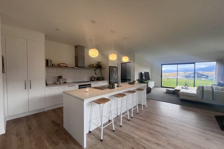 Photo of property in 38 Spur Ridge Rise, Jacks Point, 9371