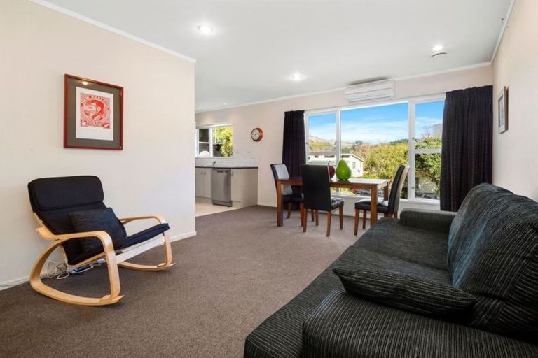 Photo of property in 14a Zande Terrace, Tawa, Wellington, 5028
