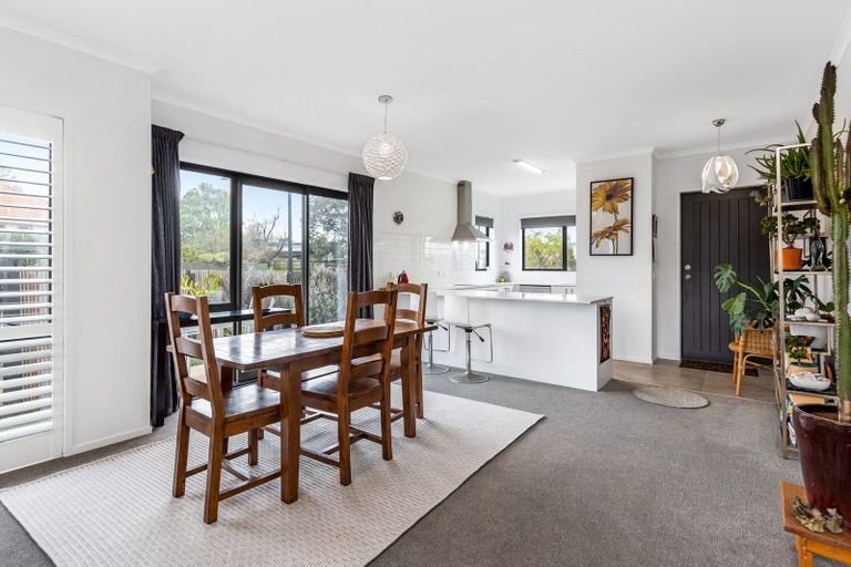 Photo of property in 26 Ev Perry Way, Glen Innes, Auckland, 1072