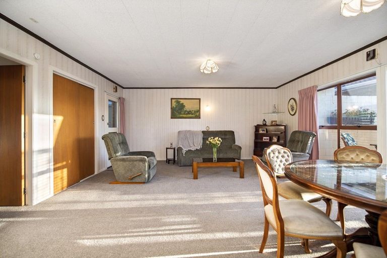 Photo of property in 2 Delamare Road, St Andrews, Hamilton, 3200