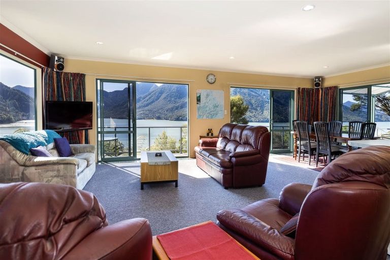 Photo of property in 700 Moetapu Bay Road, Moetapu Bay, Picton, 7282