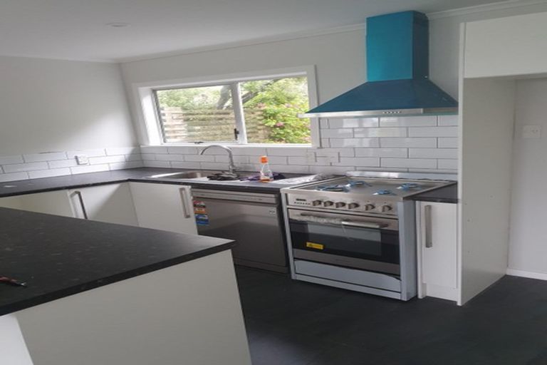 Photo of property in 227 Dowse Drive, Maungaraki, Lower Hutt, 5010