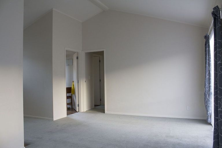 Photo of property in 33a Findlay Street, Tawa, Wellington, 5028
