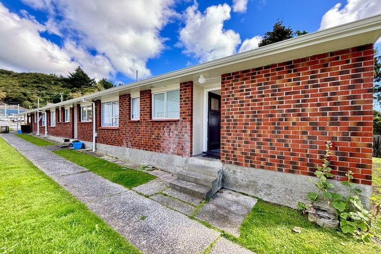 Photo of property in 3/12 Fraser Street, Wainuiomata, Lower Hutt, 5014