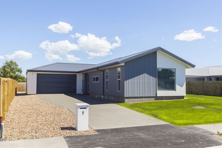 Photo of property in 7 Kingsbridge West, Burwood, Christchurch, 8083