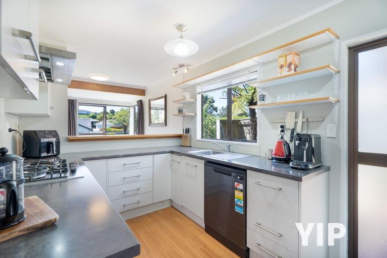 Photo of property in 30 Guadeloupe Crescent, Grenada Village, Wellington, 6037