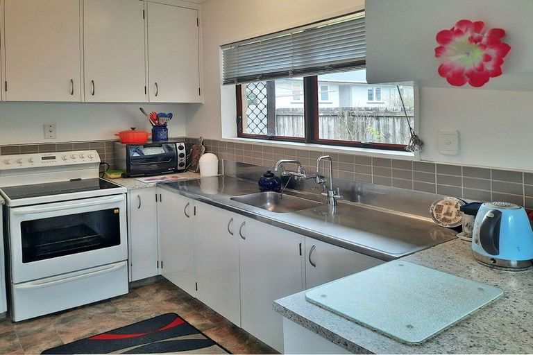 Photo of property in 17b Pemberton Crescent, Greerton, Tauranga, 3112