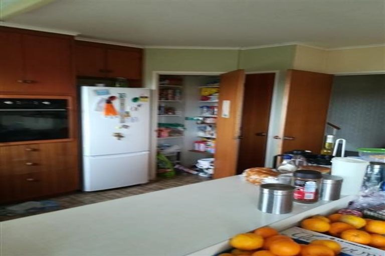 Photo of property in 12 Chelsea View Drive, Chatswood, Auckland, 0626