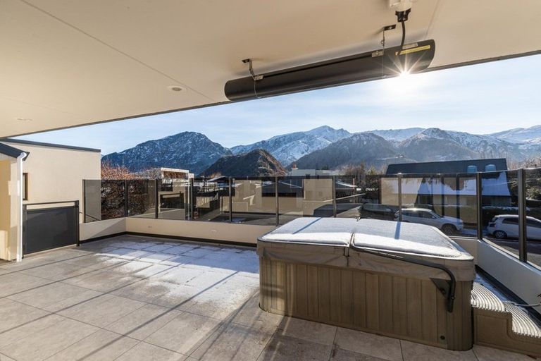 Photo of property in 22 Fox's Terrace, Arrowtown, 9302