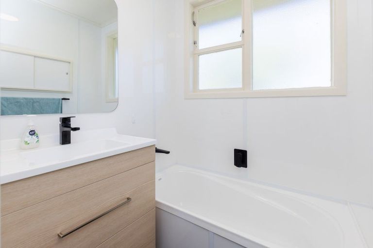 Photo of property in 45 Regent Street, Silverdale, Hamilton, 3216