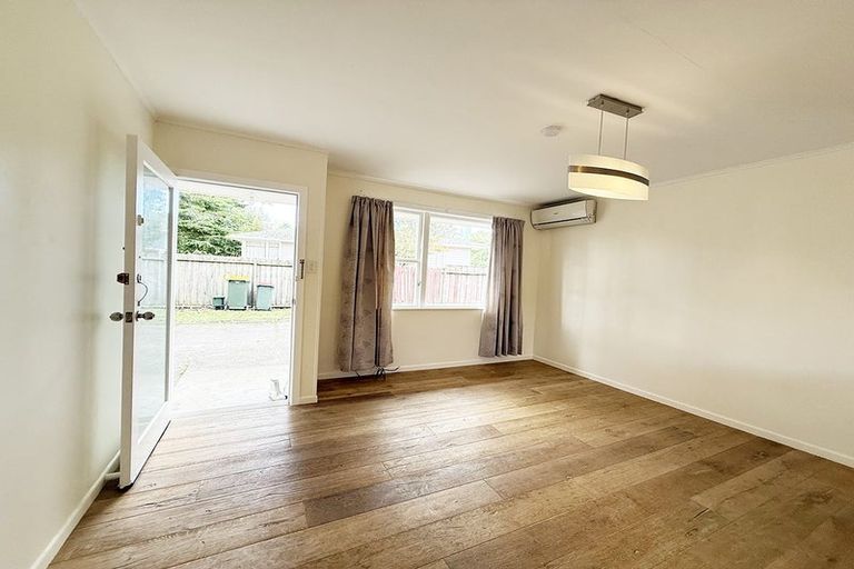 Photo of property in 1/6 Edgewater Drive, Pakuranga, Auckland, 2010