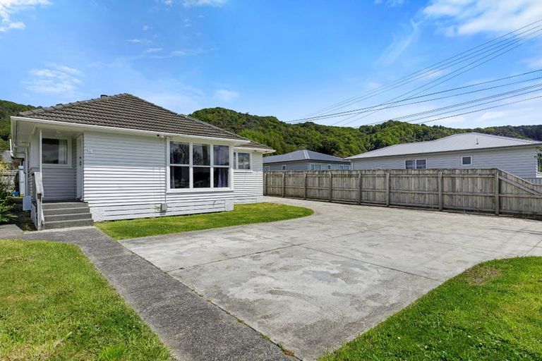 Photo of property in 1/167 Wainuiomata Road, Wainuiomata, Lower Hutt, 5014