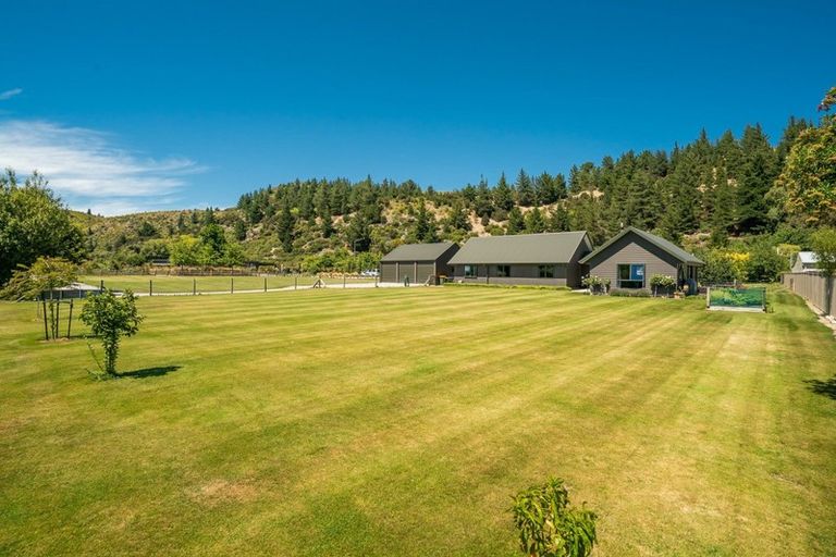 Photo of property in 9 Pisa Road, Luggate, Cromwell, 9383