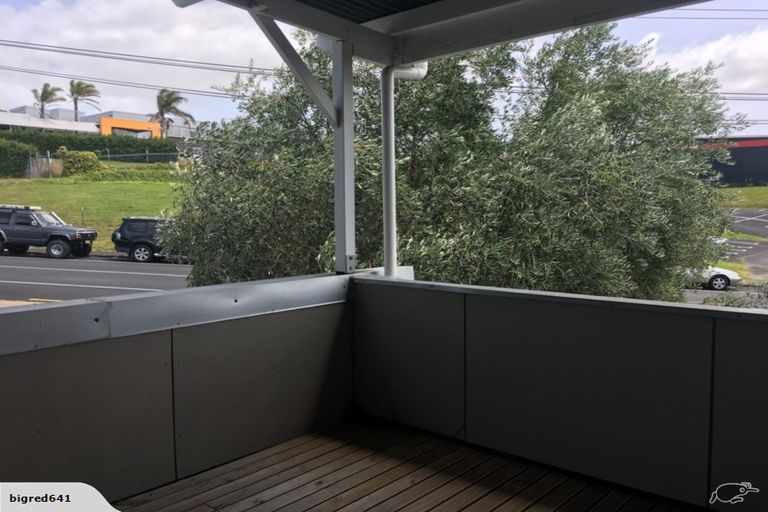 Photo of property in 65a View Road, Henderson, Auckland, 0612