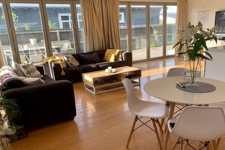 Photo of property in 33 Barbour Street, Waltham, Christchurch, 8011