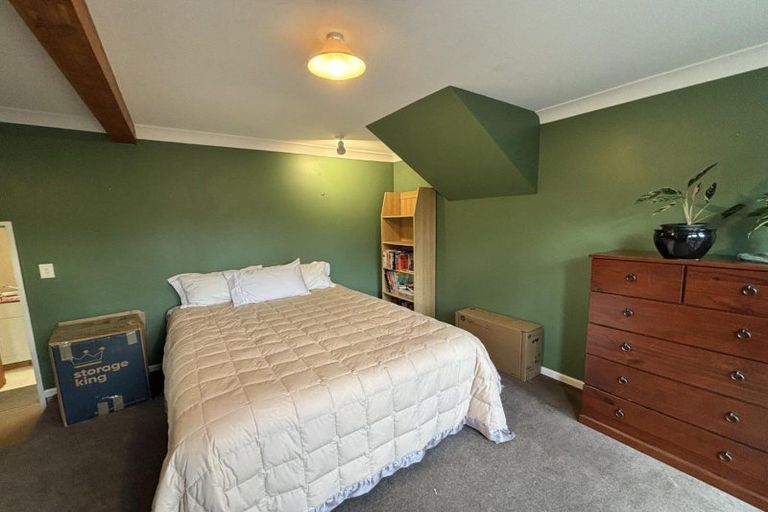 Photo of property in 1 Durie Vale Road, Durie Hill, Whanganui, 4500