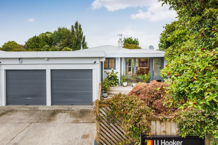 Photo of property in 18 Buick Crescent, Awapuni, Palmerston North, 4412