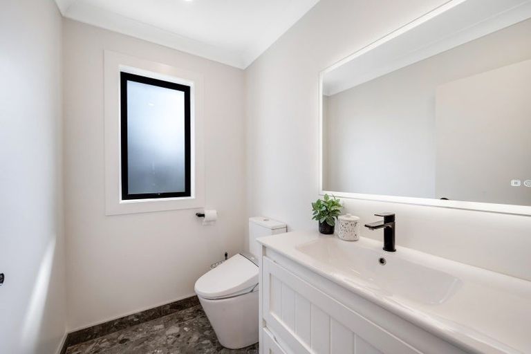 Photo of property in 2/152 Clovelly Road, Bucklands Beach, Auckland, 2012