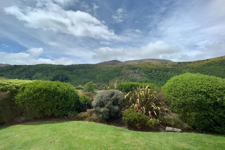 Photo of property in 2 Pearl Lane, Arrowtown, 9302