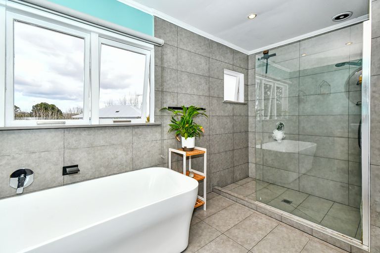 Photo of property in 516a Great South Road, Rosehill, Papakura, 2113