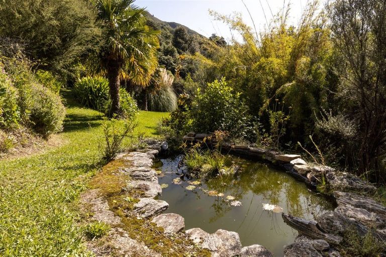 Photo of property in 577 Queen Charlotte Drive, Havelock, Picton, 7281