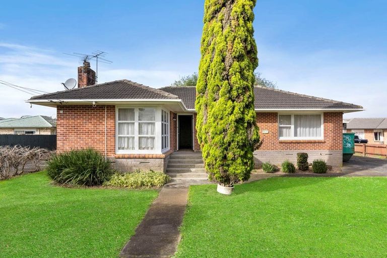 Photo of property in 12 Cross Street, Papakura, 2110