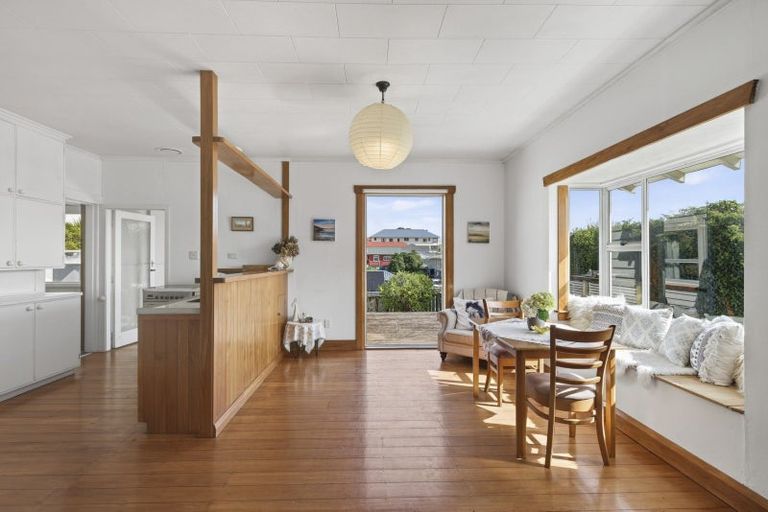 Photo of property in 20 Cameron Street, New Plymouth, 4310