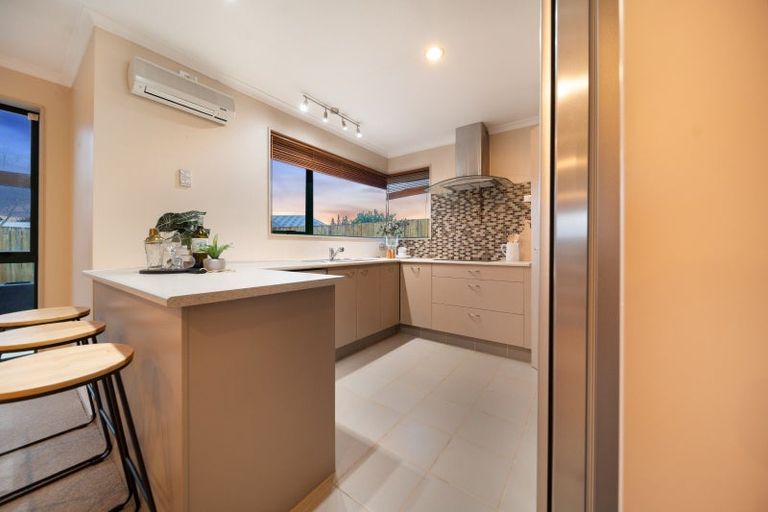 Photo of property in 22 Aldershot Place, Nawton, Hamilton, 3200