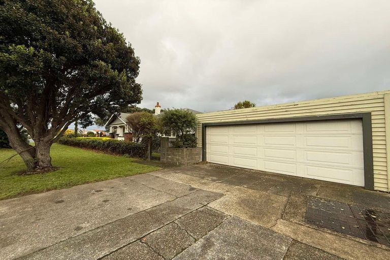 Photo of property in 1 Para Street, Miramar, Wellington, 6022