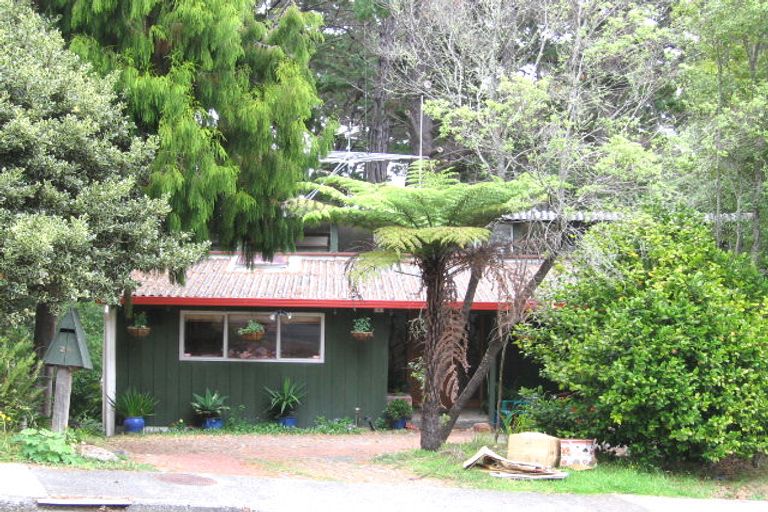 Photo of property in 24 Rosecamp Road, Beach Haven, Auckland, 0626