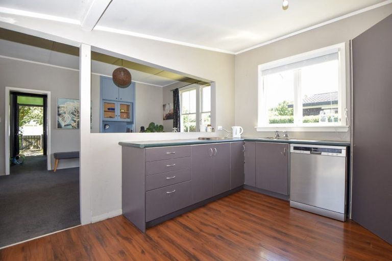 Photo of property in 6 Davy Street, Carterton, 5713